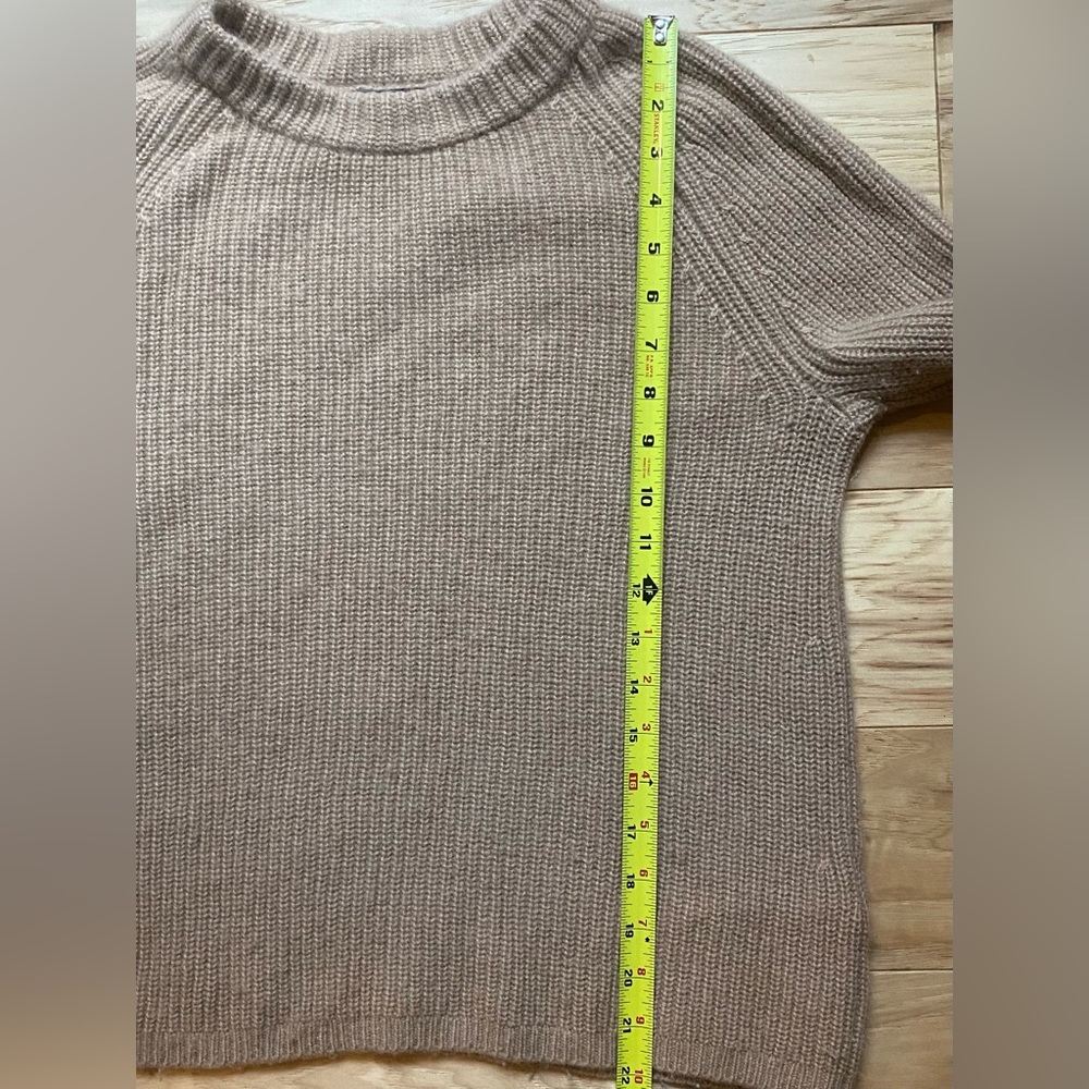 EUC - Quince Women's Cashmere Fisherman Sweater in Camel - Picture 4 of 5